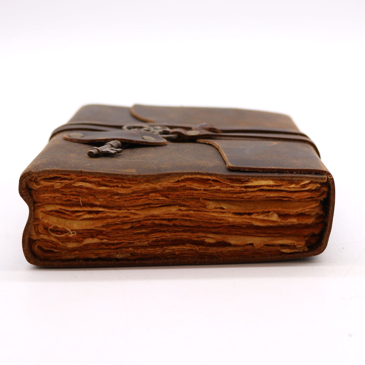 Oiled Leather Journal with Key - 200 Deckle-Edged Pages, 13×18cm