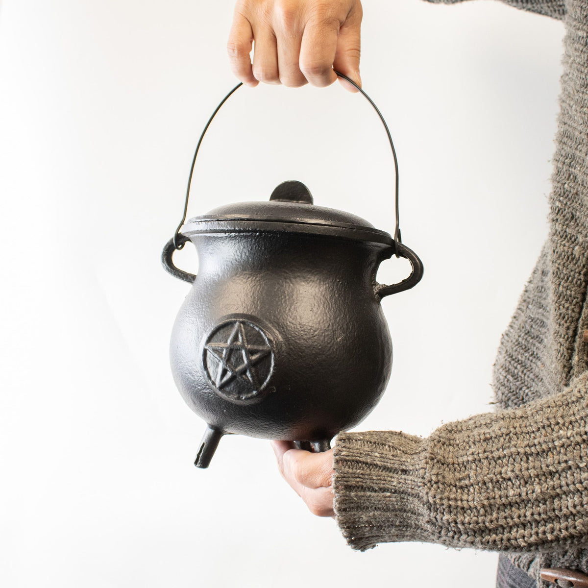 Extra Large Cast Iron Cauldron with Pentagram Lid - 23x18cm