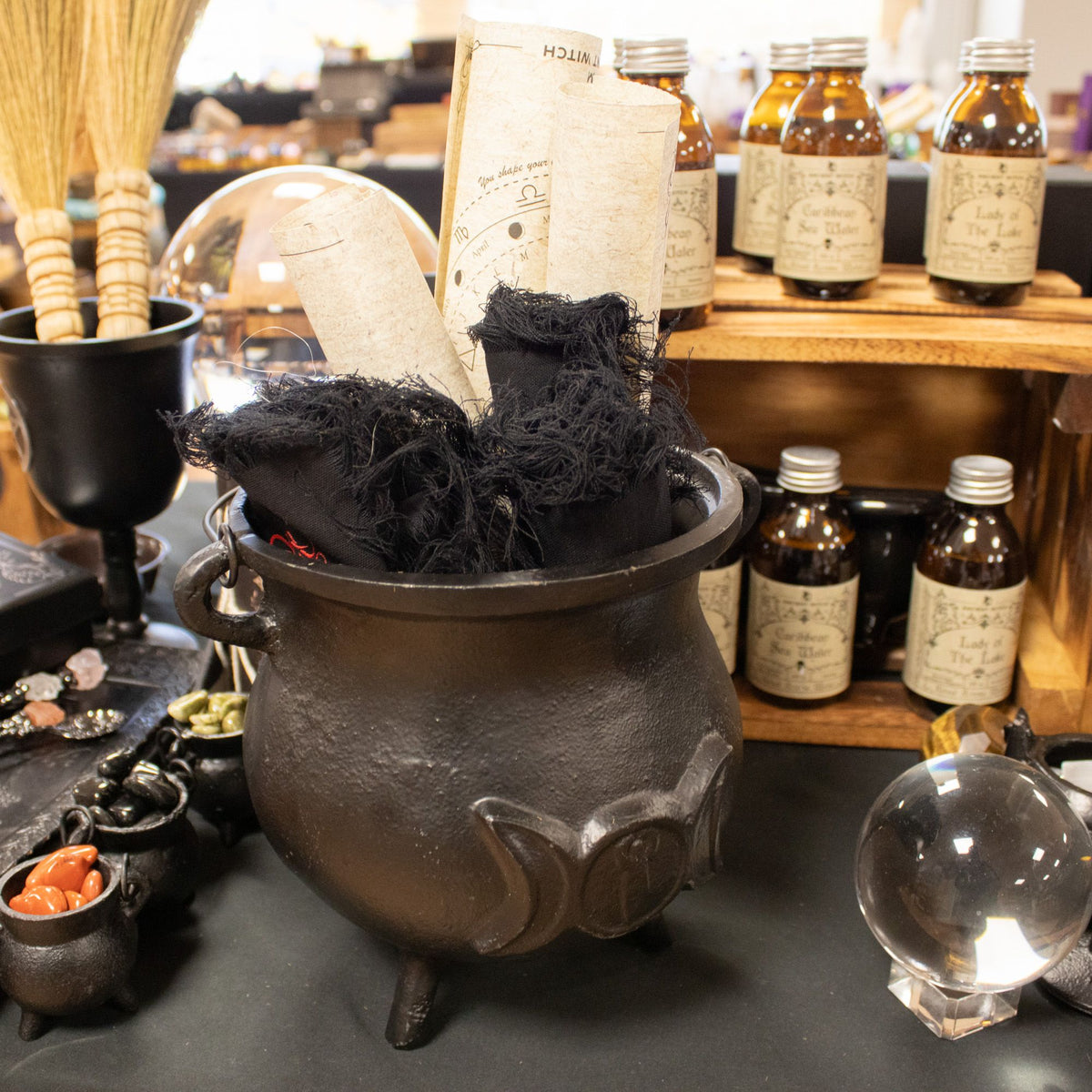 Extra Huge Cast Iron Cauldron with Triple Moon - 23x18cm